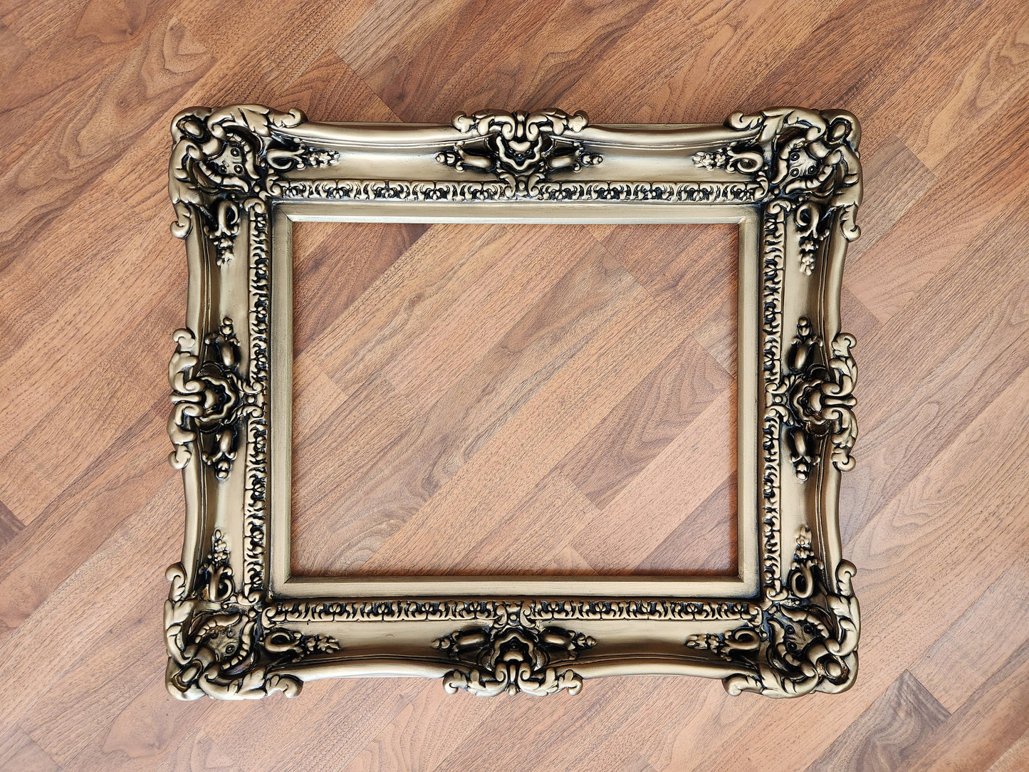 16x20 Vintage Picture Frame, Fancy Print Ideas, Colonial Frame, Old Style